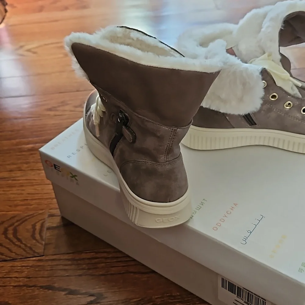 Brand new Geox Discomix booties size 35 eu